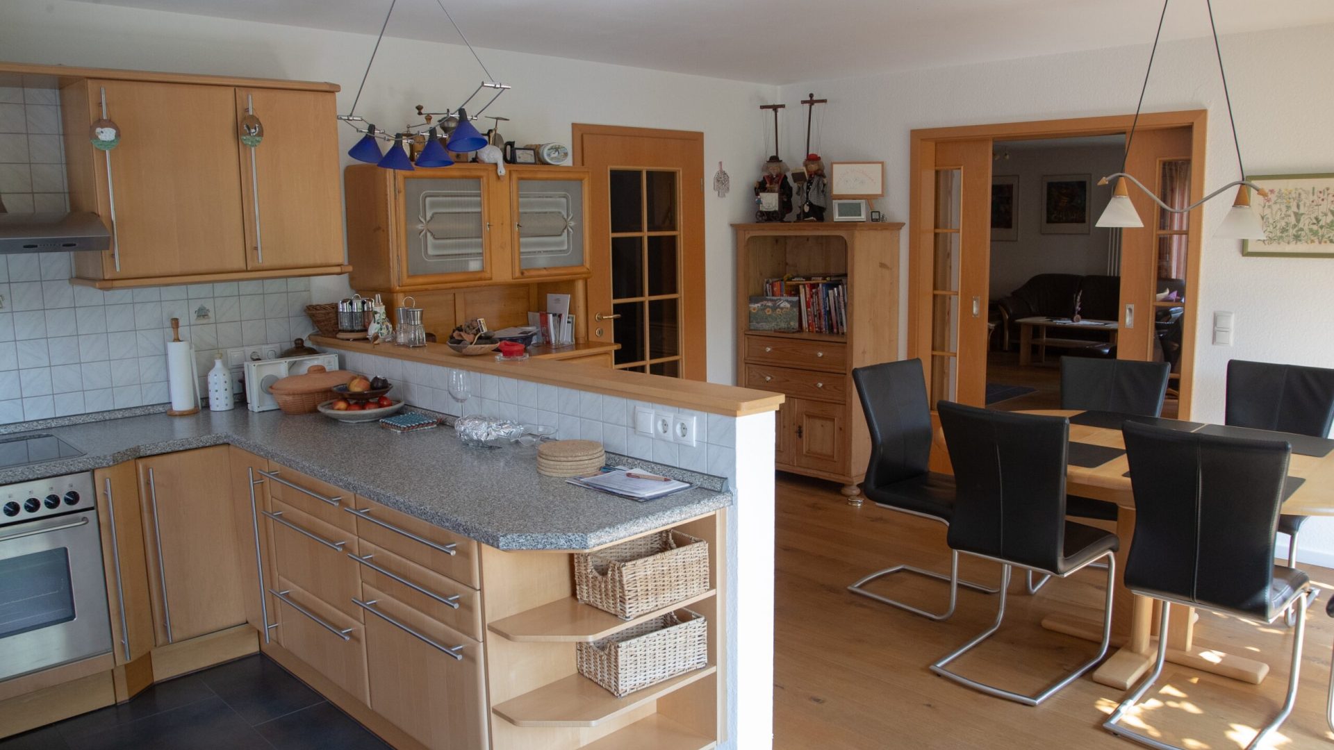 Hauptwohnung EG Küche/Esszimmer