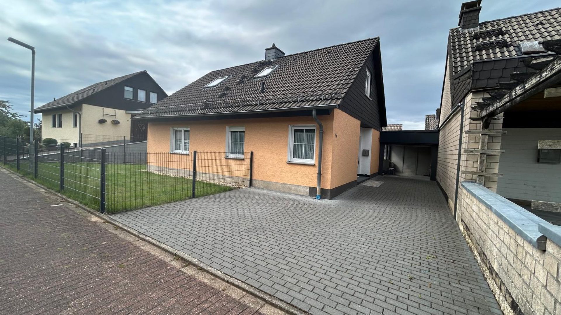 Hausansicht vorne